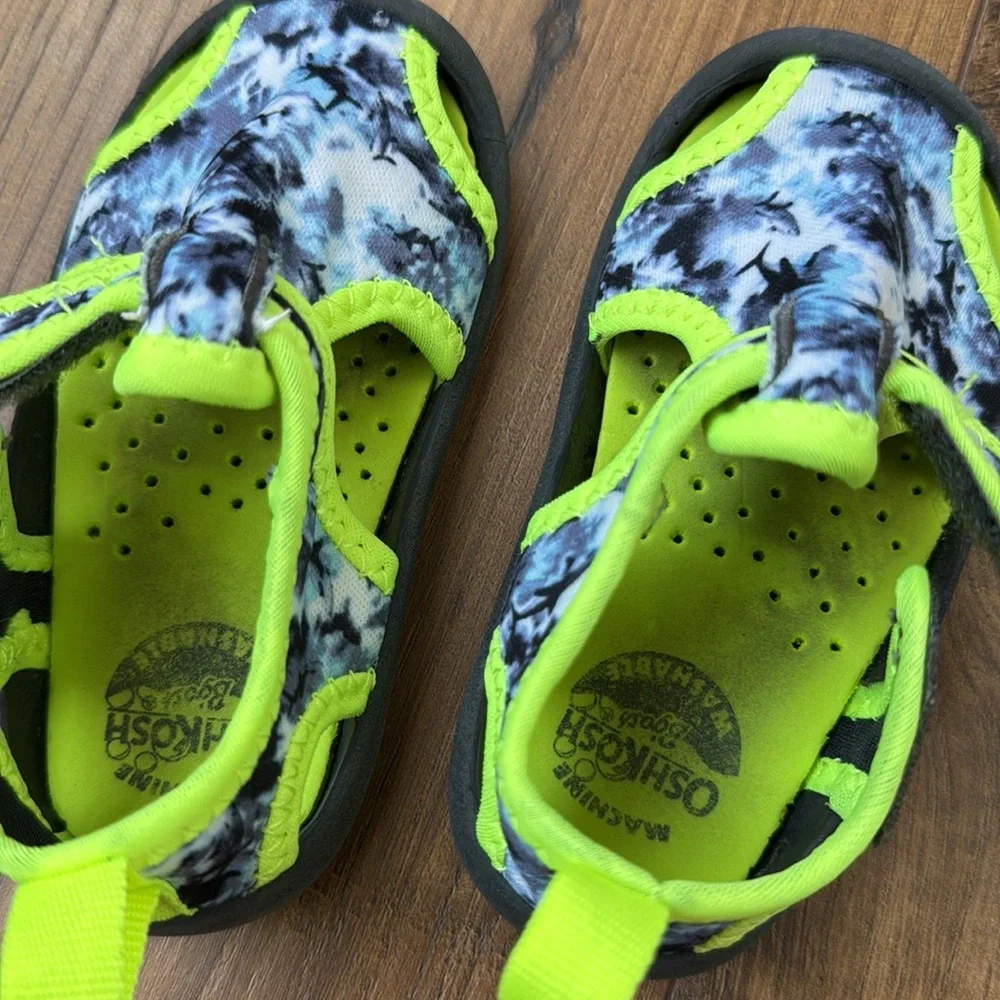 Oshkosh B’gosh baby water shoes, size 4